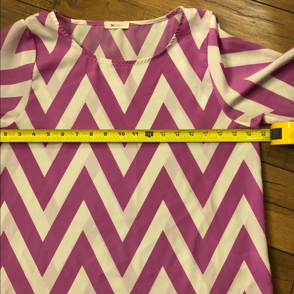 Everly Chevron Top - Picture 6 of 7
